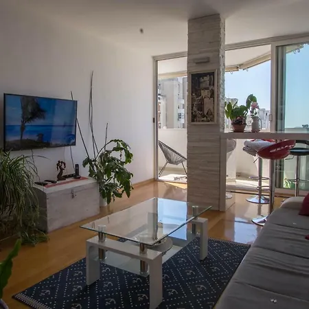 Laurel With Stunning View