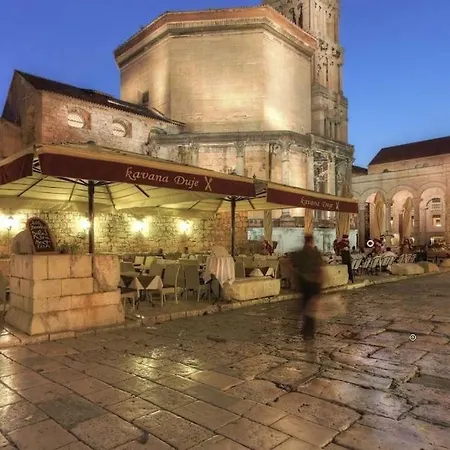 Laurel With Stunning View