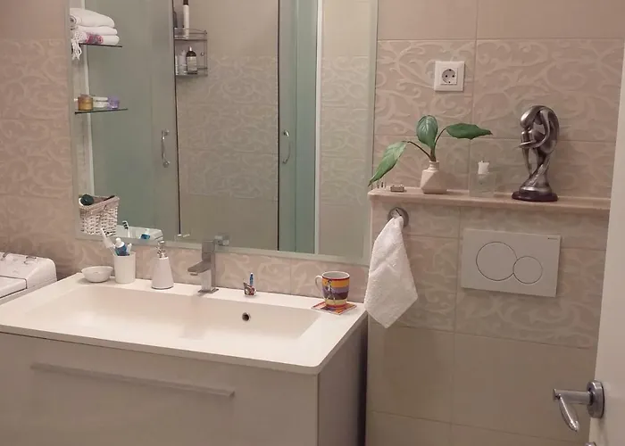 Laurel With Stunning View