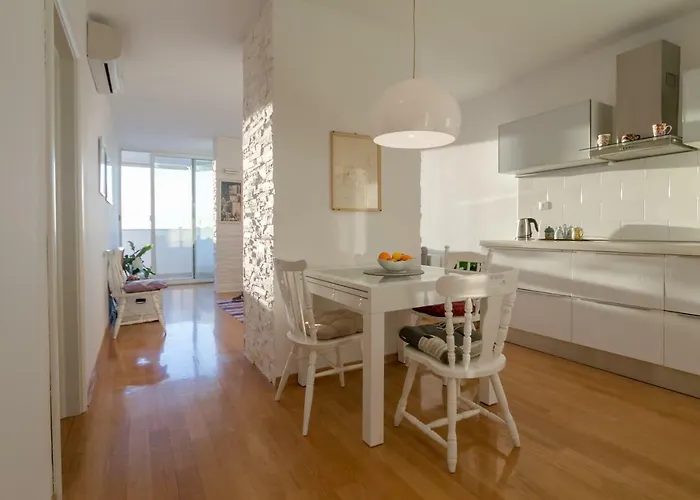 公寓 Laurel With Stunning View